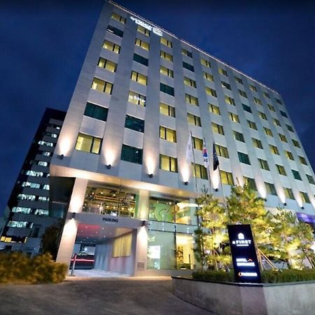 Hotel Midcity Myeongdong Сеул Экстерьер фото